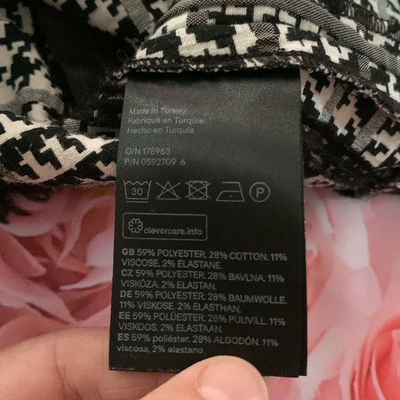 H&M houndstooth skirt - Picture 4 of 5